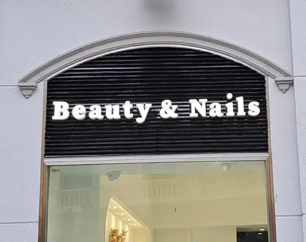 Fabricación de rótulos en Sagunto trabajo realizado en Beauty & Nails