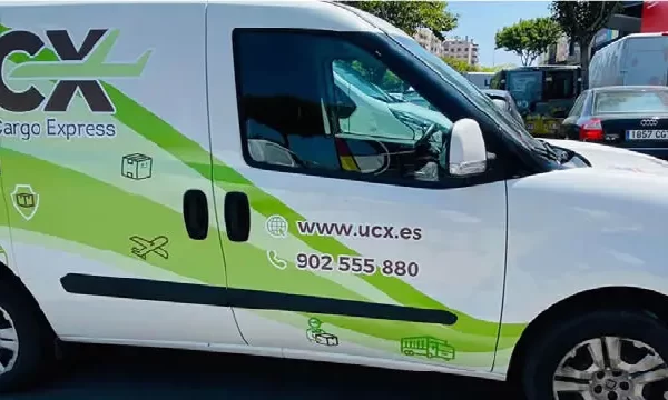 Diseño y rotulación personalizada en Sagunto rotulación de vehículo UCX United color verde con blanco